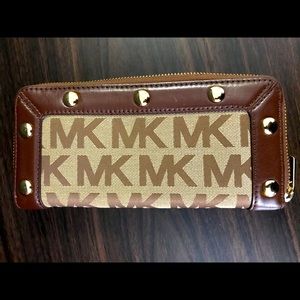 Michael Kors Monogram Wallet - Like New